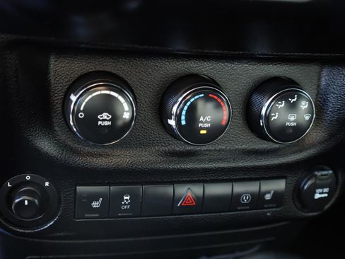 Used 2013 Jeep Wrangler Unlimited Sahara w/ Dual Top Group image 10