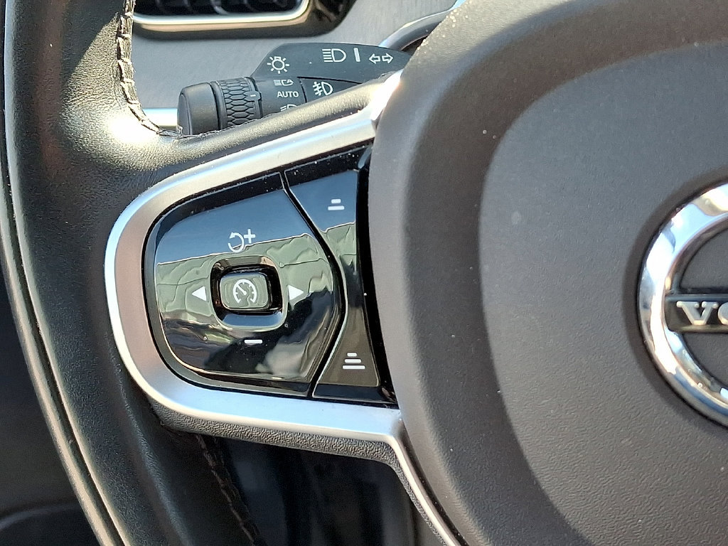 Used 2022 Volvo XC60 B5 Inscription w/ Advanced Package FWD image 23