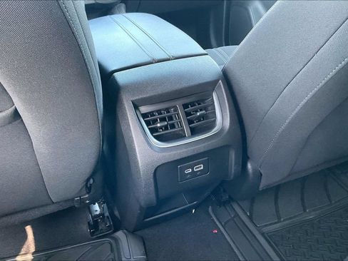 Used 2021 Chevrolet Blazer LT w/ Midnight/Sport Edition FWD image 11