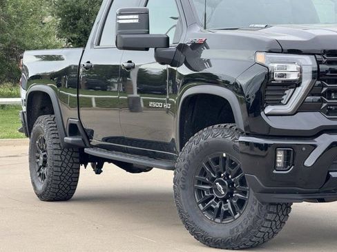 New 2026 Chevrolet Silverado 2500 ZR2 AWD/4WD image 4