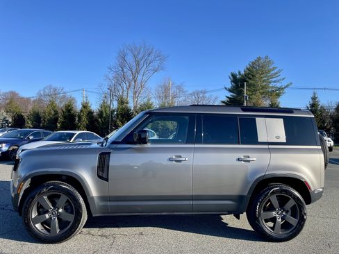 Used 2022 Land Rover Defender 110 S image 8