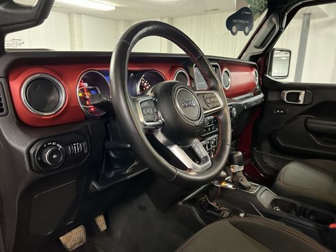 Used 2022 Jeep Wrangler Unlimited Rubicon w/ Cold Weather Group image 45