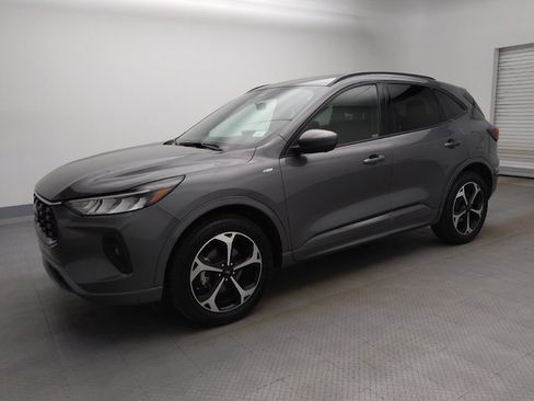 Used 2023 Ford Escape ST-Line Select w/ Tech Pack #2 image 2