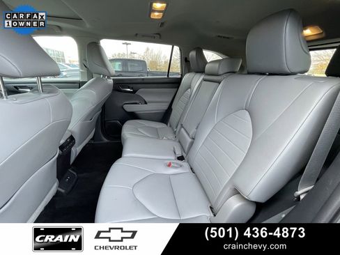 Used 2021 Toyota Highlander XLE image 26