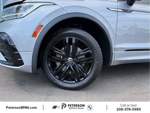 Used 2022 Volkswagen Tiguan SE R-Line AWD/4WD image 37