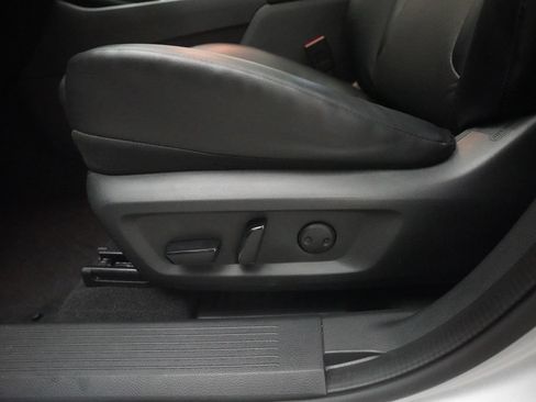 Used 2024 Nissan Rogue SV w/ SV Premium Package AWD/4WD image 29