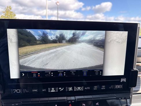 Used 2025 GMC Hummer EV 2X w/ LPO, Roof Cross Rail Package image 25