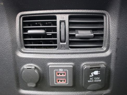 Certified 2022 Nissan Titan SV w/ SV Convenience Package image 13