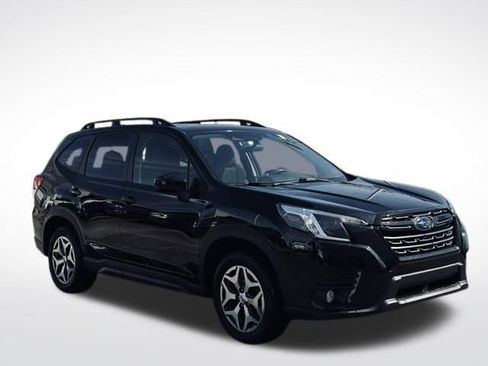 Used 2022 Subaru Forester Premium image 4
