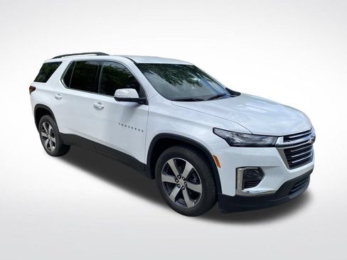 Used 2023 Chevrolet Traverse LT w/ LT Premium Package AWD/4WD image 9