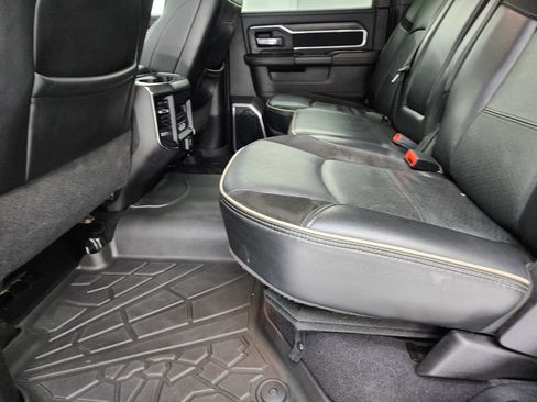 Used 2024 RAM 2500 Laramie w/ Sport Appearance Package image 9