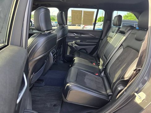 Used 2023 Jeep Grand Cherokee Altitude AWD/4WD image 30