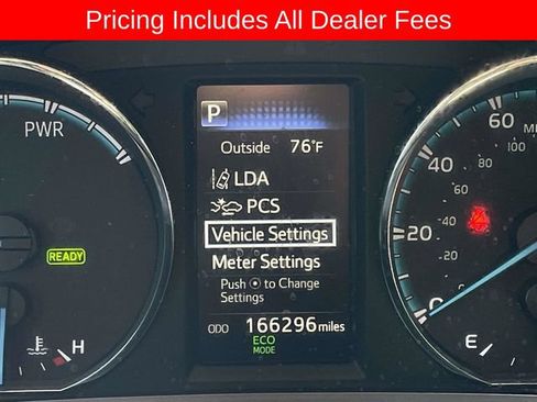 Used 2018 Toyota RAV4 LE AWD/4WD image 25