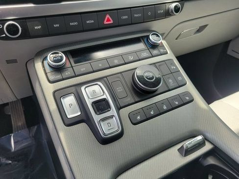 Used 2024 Hyundai Palisade SEL Premium w/ Premium Package FWD image 30