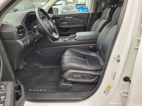 Used 2024 Honda Pilot Touring image 9