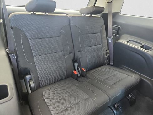 Used 2023 GMC Acadia SLE w/ Driver Convenience Package image 18