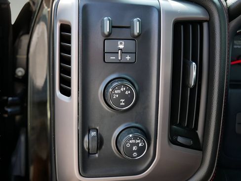 Used 2015 GMC Sierra 1500 SLT w/ All-Terrain Package AWD/4WD image 17