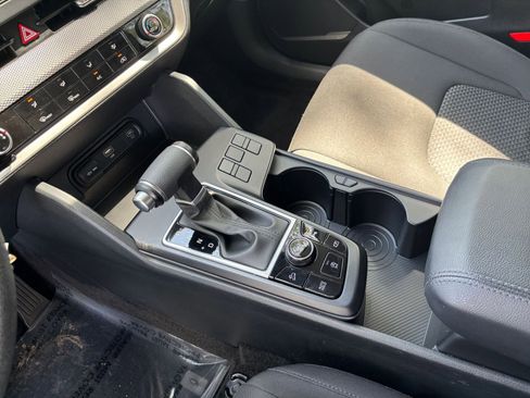 Used 2025 Kia Sportage LX FWD image 39