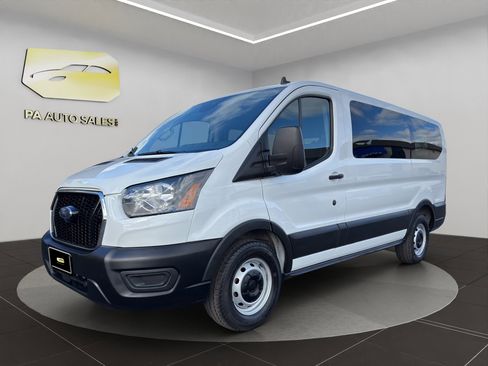 Used 2022 Ford Transit 150 XL image 3