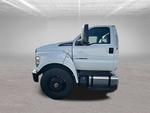 New 2026 Ford F750 2WD Regular Cab Super Duty image 11