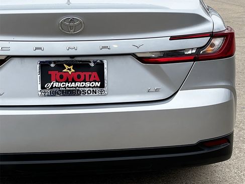 Used 2025 Toyota Camry LE image 6