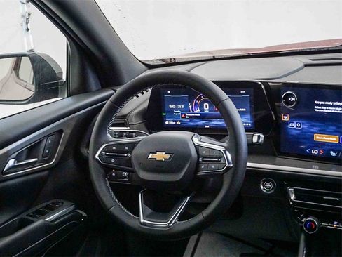 New 2026 Chevrolet Traverse LT w/ LPO, Floor Liner Package FWD image 17
