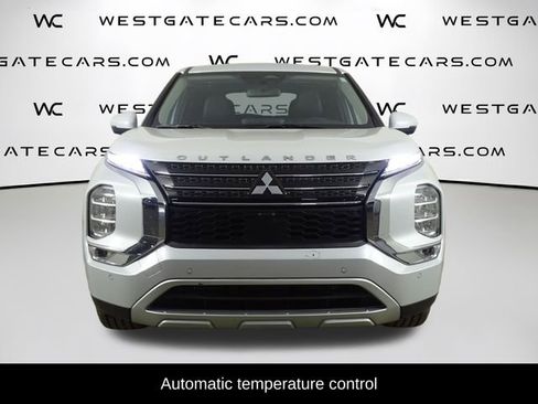 Used 2024 Mitsubishi Outlander SE image 4