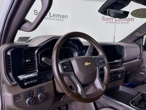 Used 2024 Chevrolet Silverado 2500 LTZ w/ LTZ Convenience Package image 12