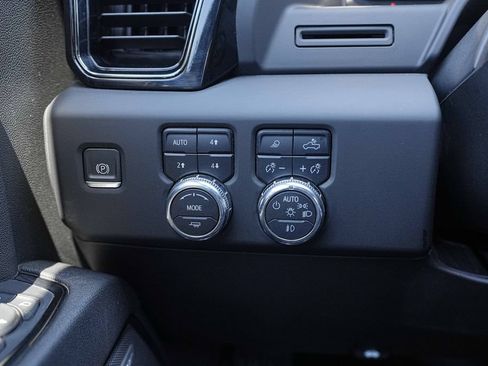 Used 2023 GMC Sierra 1500 AT4 w/ AT4 Preferred Package AWD/4WD image 38