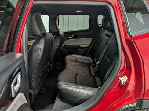 Used 2025 Jeep Compass Limited AWD/4WD image 9