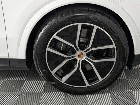 Used 2026 Porsche Cayenne E-Hybrid Coupe AWD/4WD image 14
