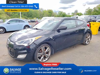 Used 2013 Hyundai Veloster w/ Style Pkg