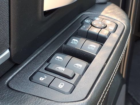 Used 2025 RAM 2500 Big Horn AWD/4WD image 11
