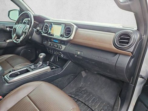 Used 2019 Toyota Tacoma Limited RWD image 19