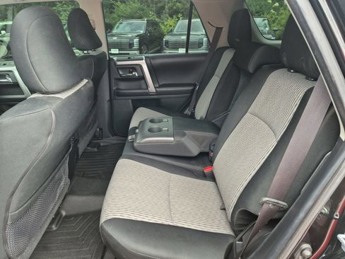 Used 2017 Toyota 4Runner SR5 AWD/4WD image 24