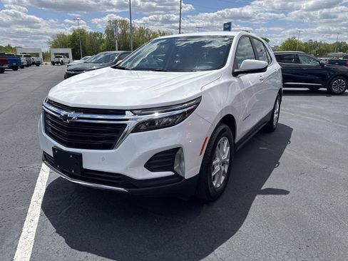 Used 2024 Chevrolet Equinox LT w/ LPO, Floor Liner Package FWD image 6