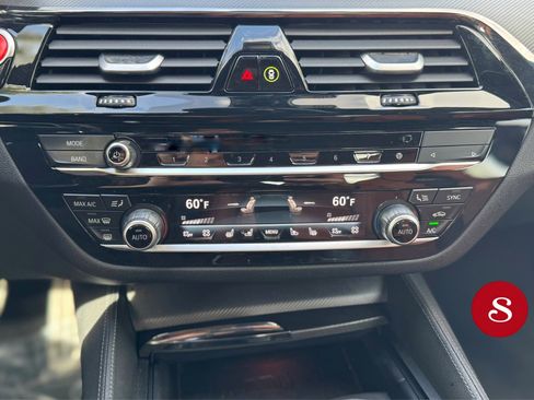 Used 2022 BMW M5 w/ Executive Package image 16