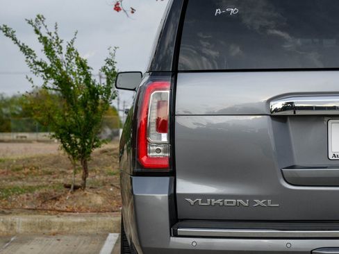 Used 2019 GMC Yukon XL Denali w/ Denali Ultimate Package image 58