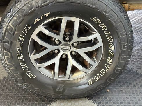 Used 2017 Ford F150 Raptor w/ Equipment Group 802A Luxury image 13