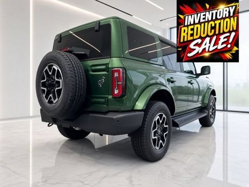 Used 2025 Ford Bronco Outer Banks AWD/4WD image 9