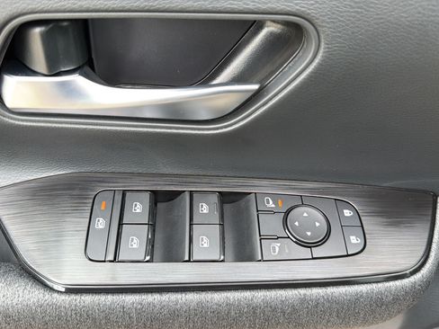 New 2026 Nissan Kicks SV w/ Cold Weather Package AWD/4WD image 18