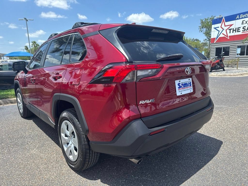 Used 2020 Toyota RAV4 LE FWD image 3