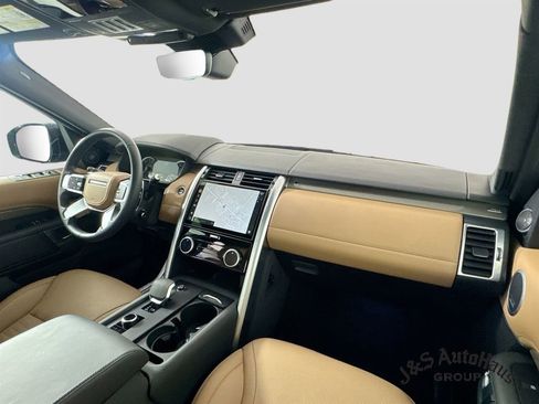 Used 2023 Land Rover Discovery Metropolitan Edition AWD/4WD image 31
