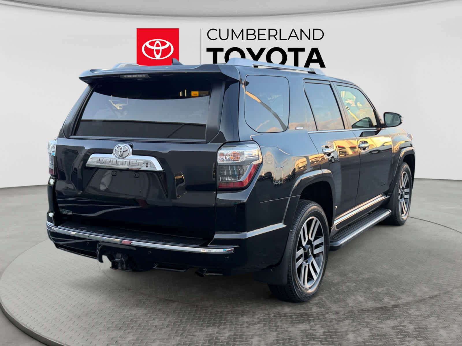 Used 2023 Toyota 4Runner Limited AWD/4WD image 5