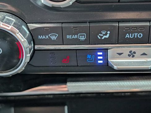 Used 2022 Ford F150 Lariat AWD/4WD image 21