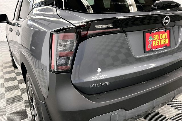 New 2027 Nissan Kicks SV FWD image 18
