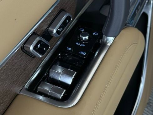 New 2026 Land Rover Range Rover SE image 26