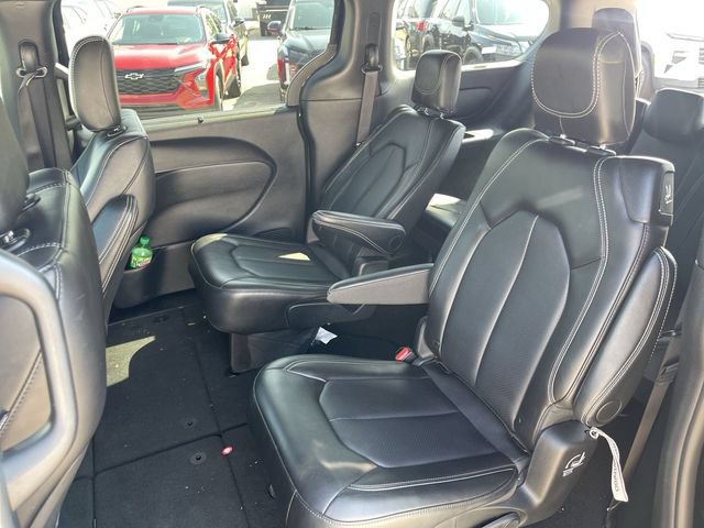 Used 2025 Chrysler Pacifica Select FWD image 21
