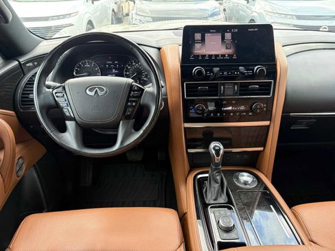 Used 2024 INFINITI QX80 Sensory AWD/4WD image 12