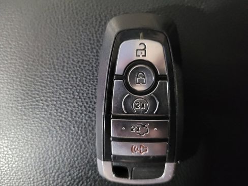 Used 2018 Ford Fusion Energi Titanium image 32